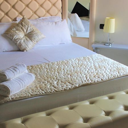 Luander Hotel Tirana Room photo