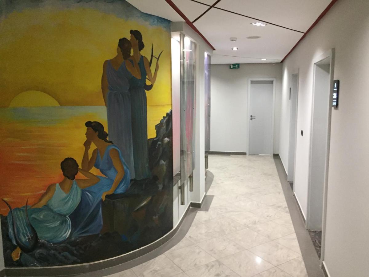 Luander Hotel Tirana Exterior photo