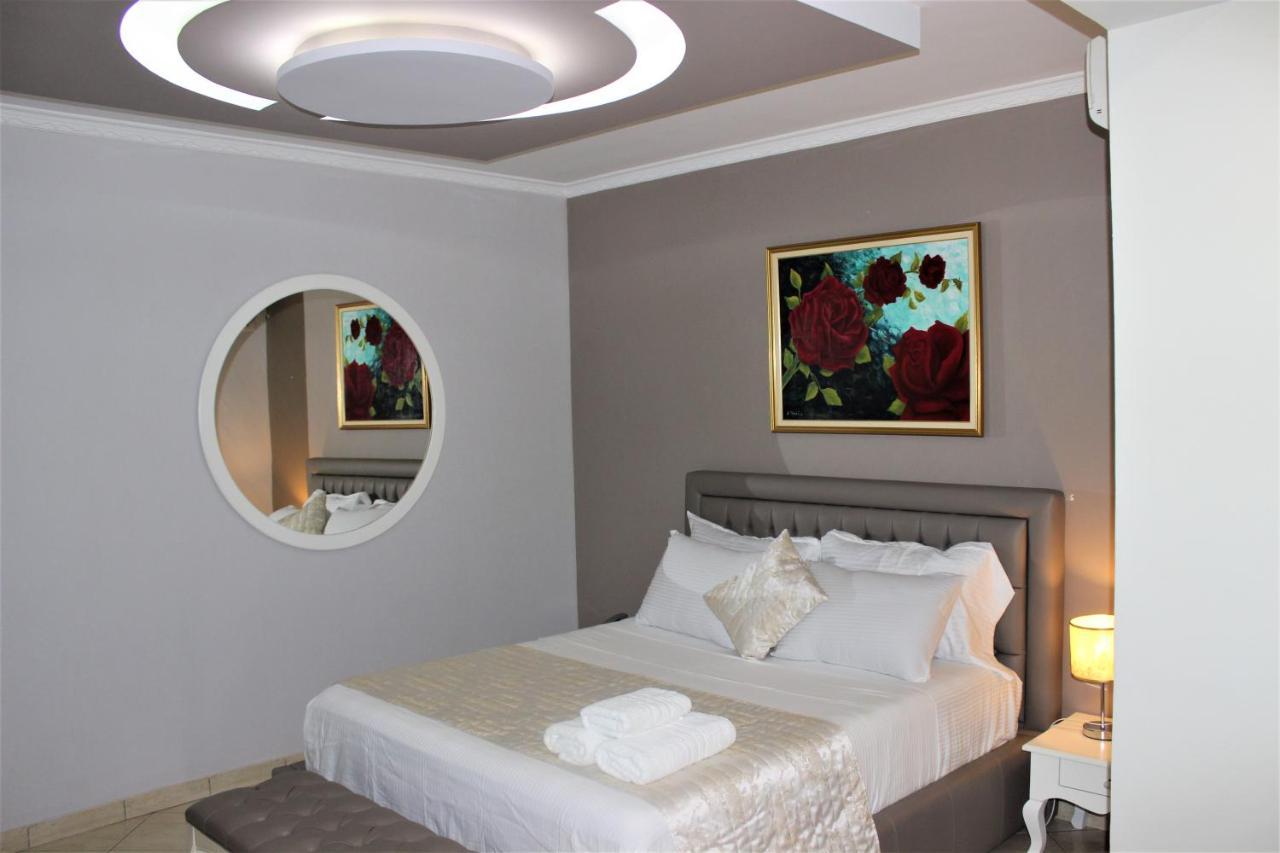 Luander Hotel Tirana Room photo