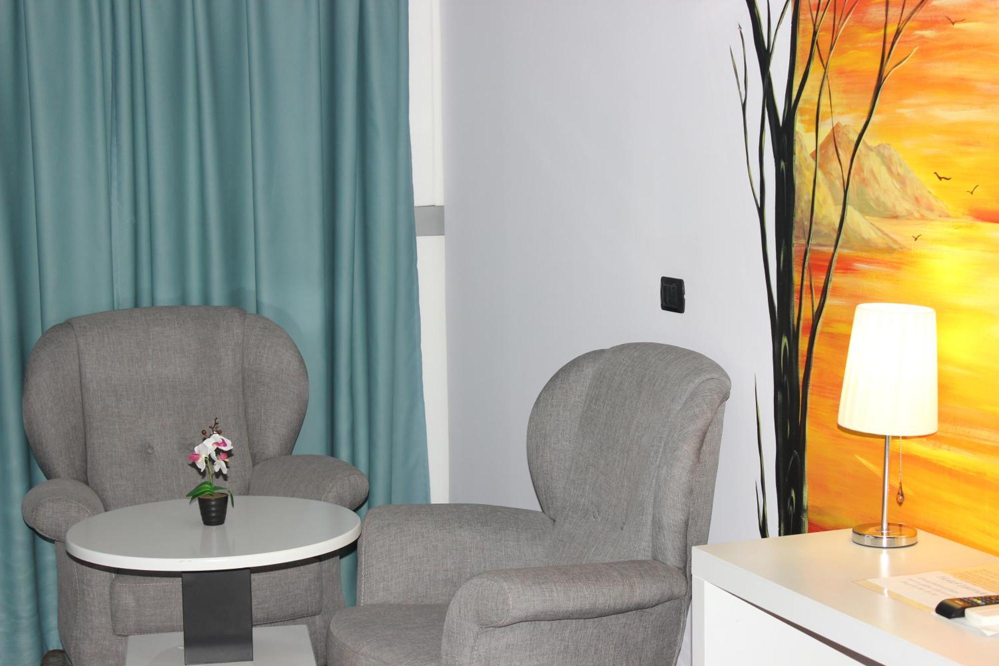 Luander Hotel Tirana Room photo